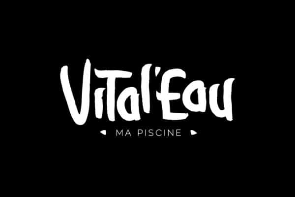 Logo Vital'Eau en défonce, blanc sur fond noir