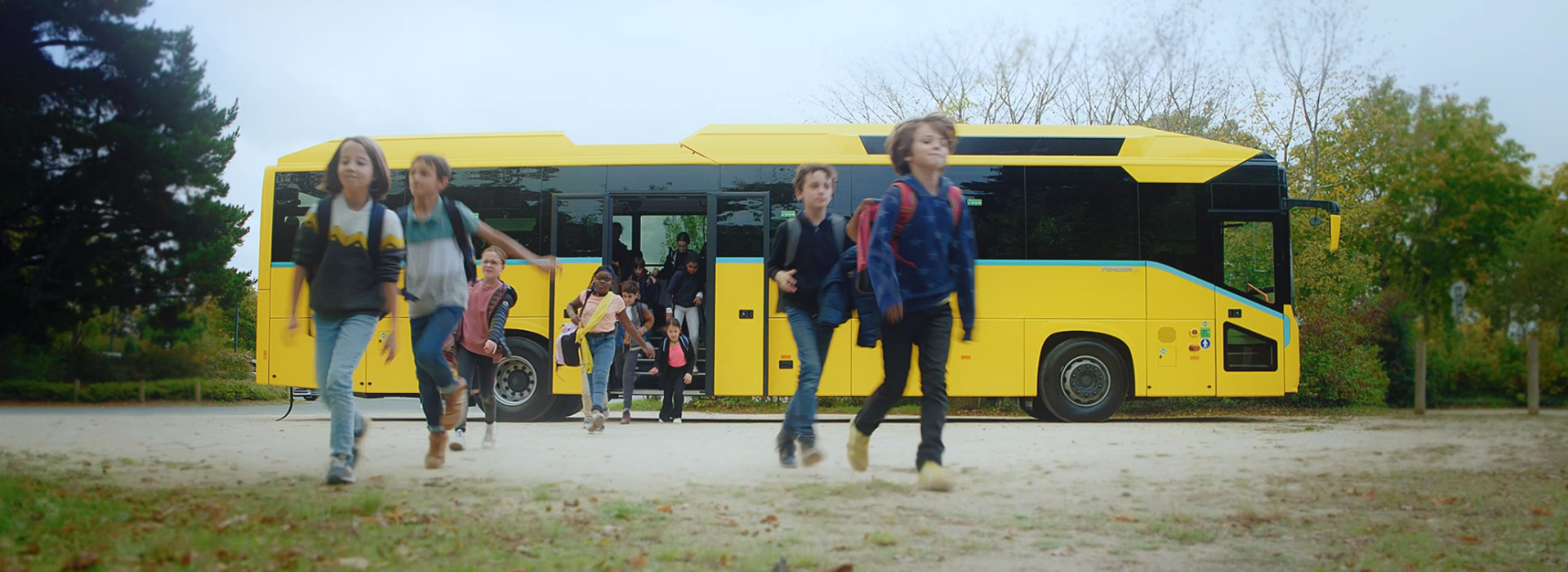 Video de l'autocar Scania Fencer avec des enfants