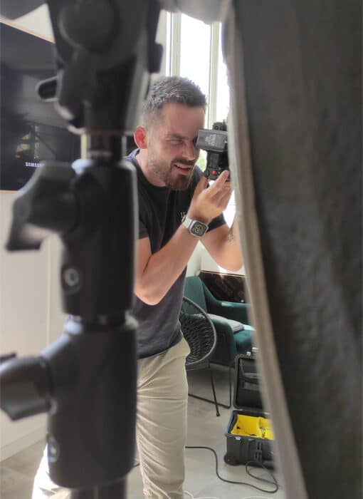 Photo du photographe de RouleMarcel lors d'un shooting de portraits salariés dans une entreprise