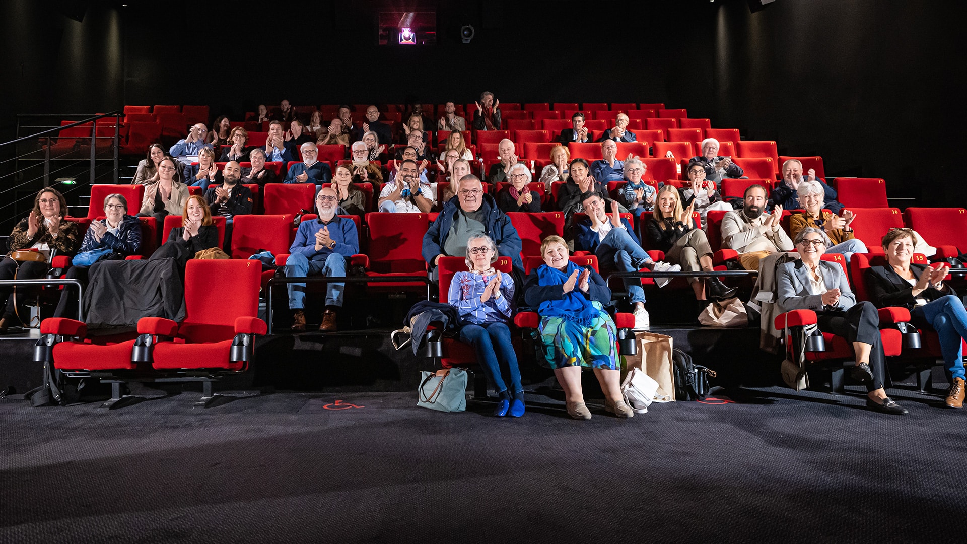 Mécènes et lauréats réunis lors de la soirée des lauréats 2024 organisée par Angers Mécénat au cinéma Pathé d'Angers